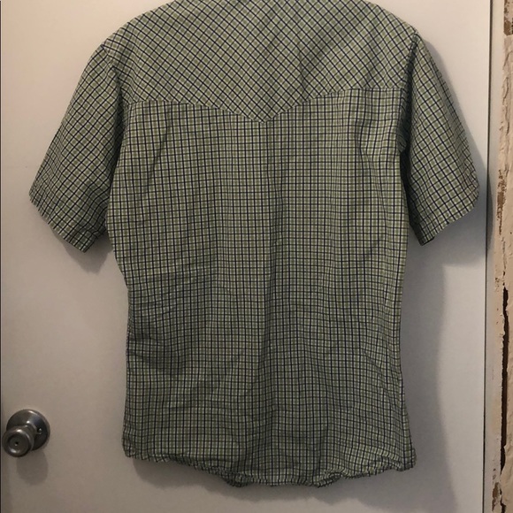 Men’s Wrangler Button Up - Picture 3 of 4